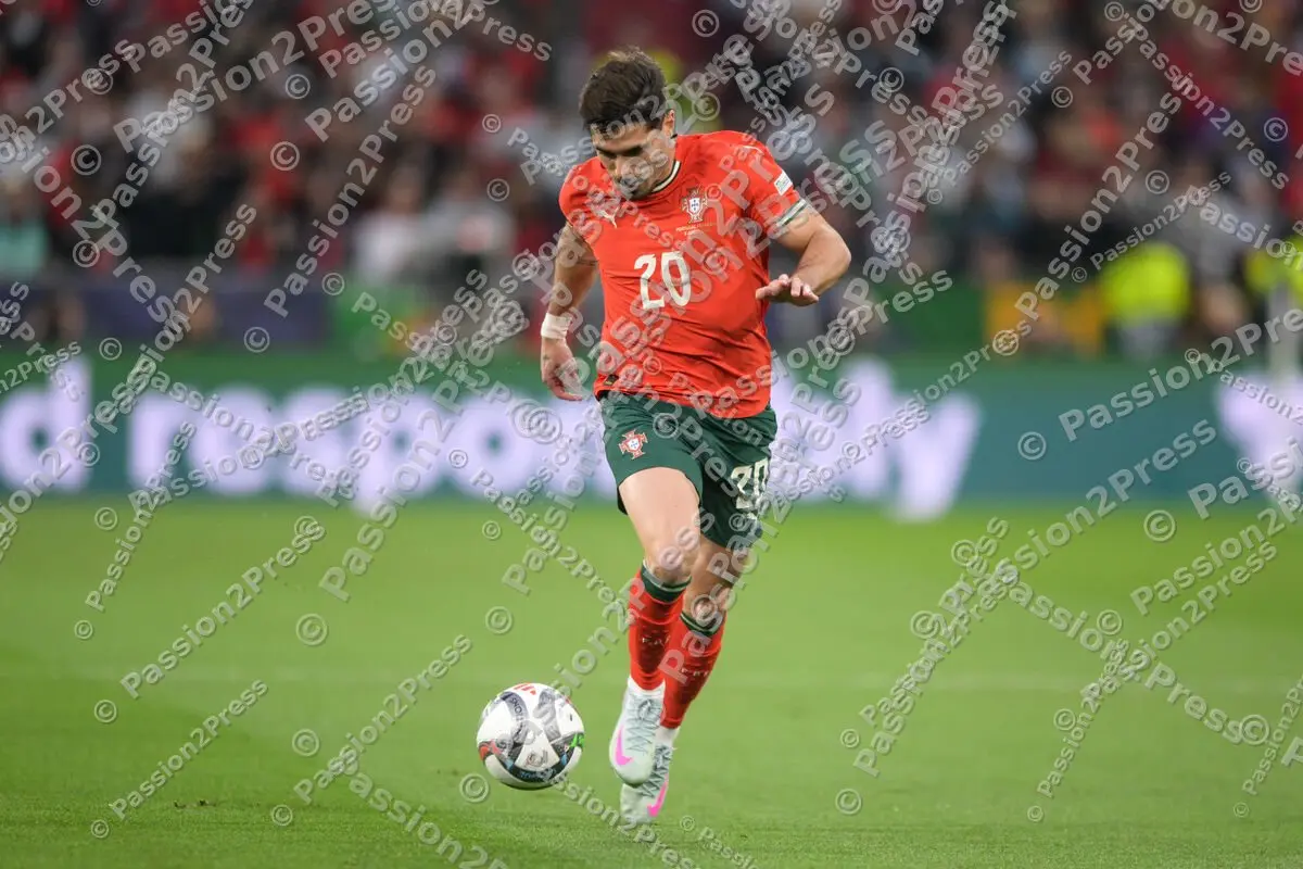 PORESP_20250608_0296