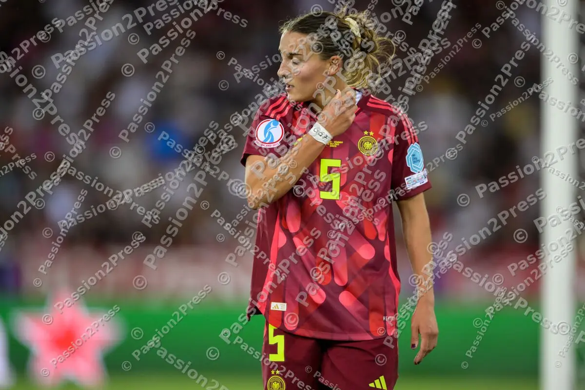 SWEGER_20250712_2001