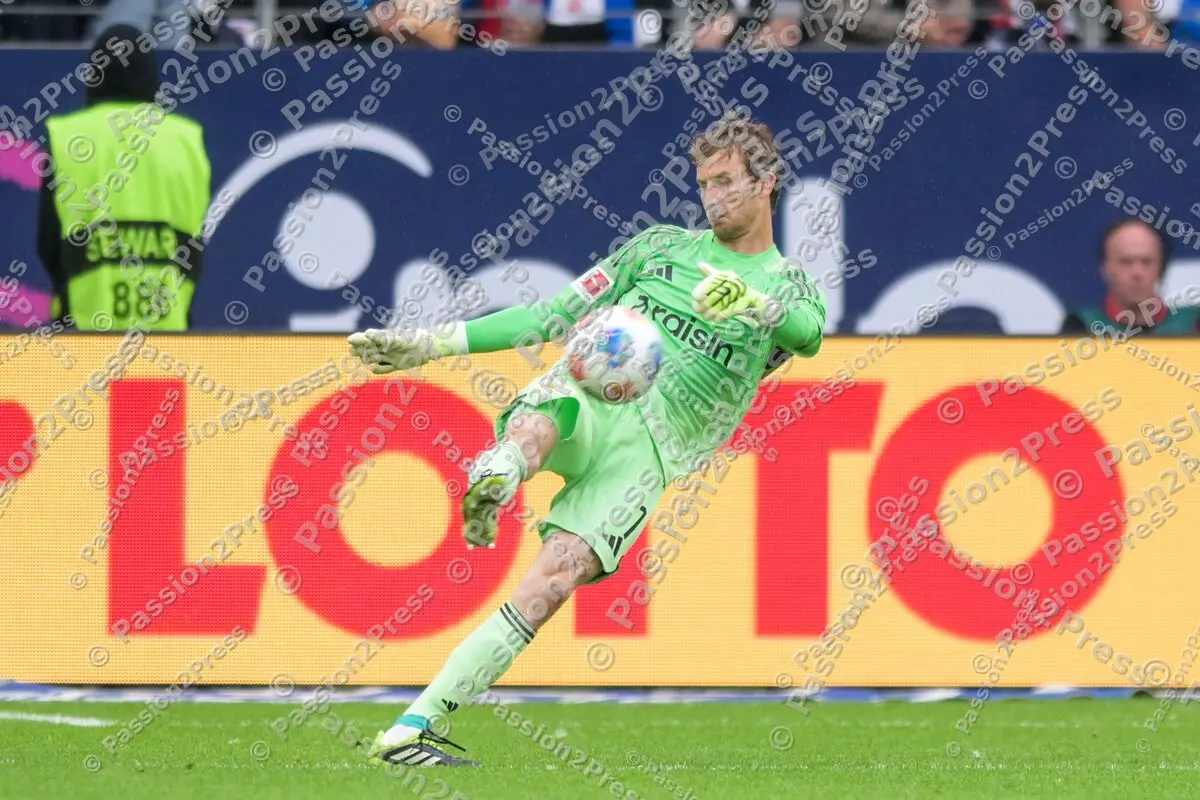 SGEUBER_20250921_0976