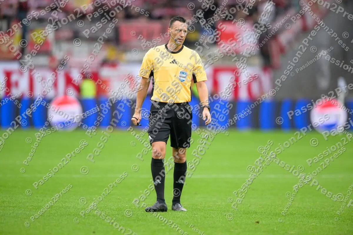 SGEUBER_20250921_1029