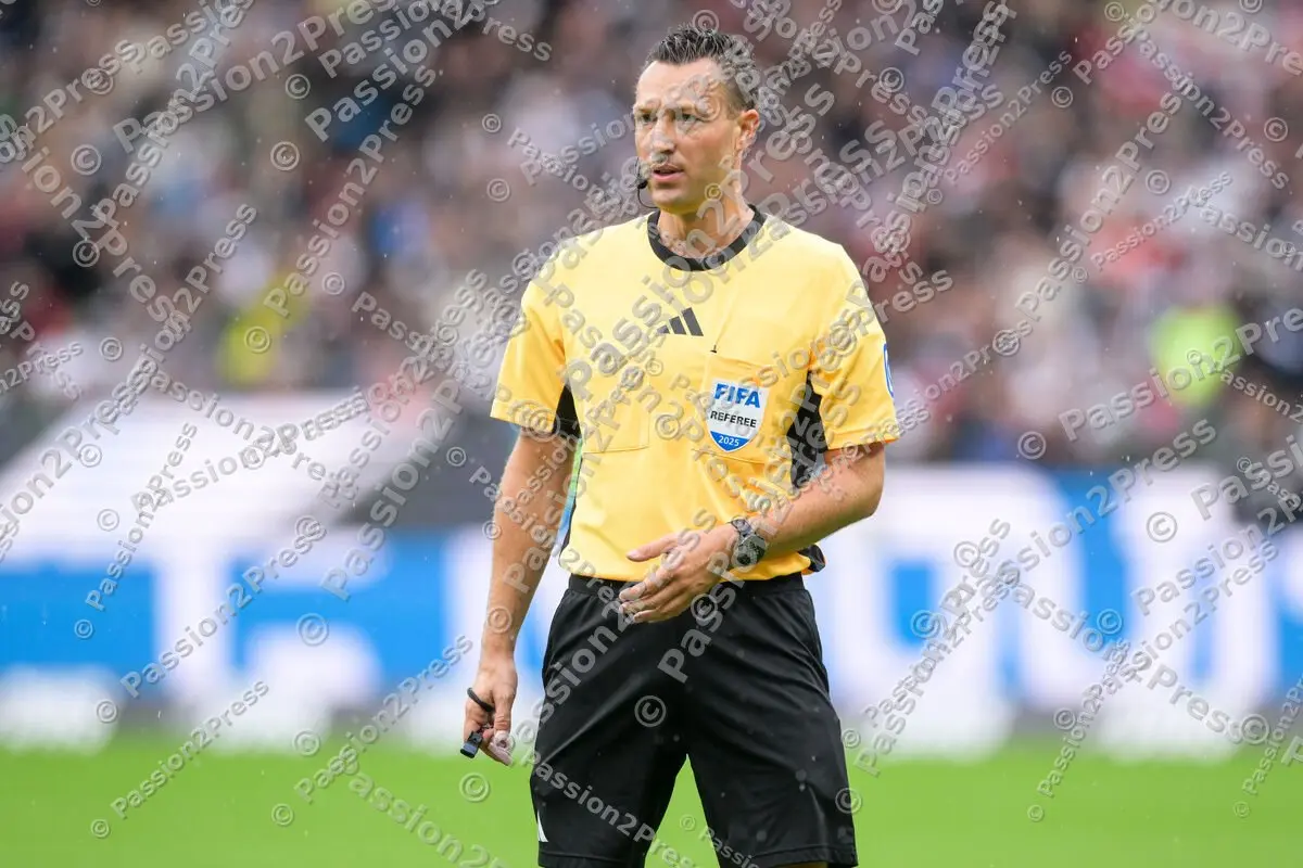 SGEUBER_20250921_1298