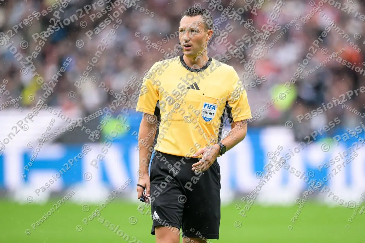 SGEUBER_20250921_1302