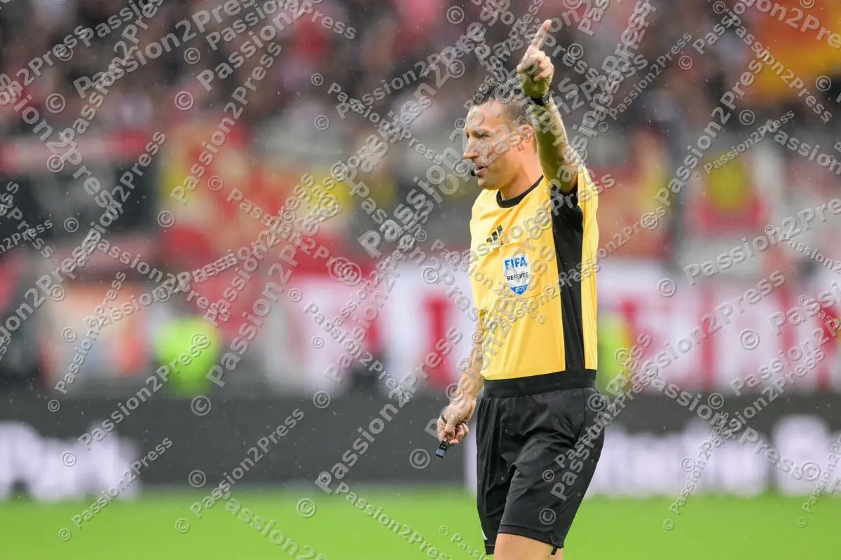 SGEUBER_20250921_1918