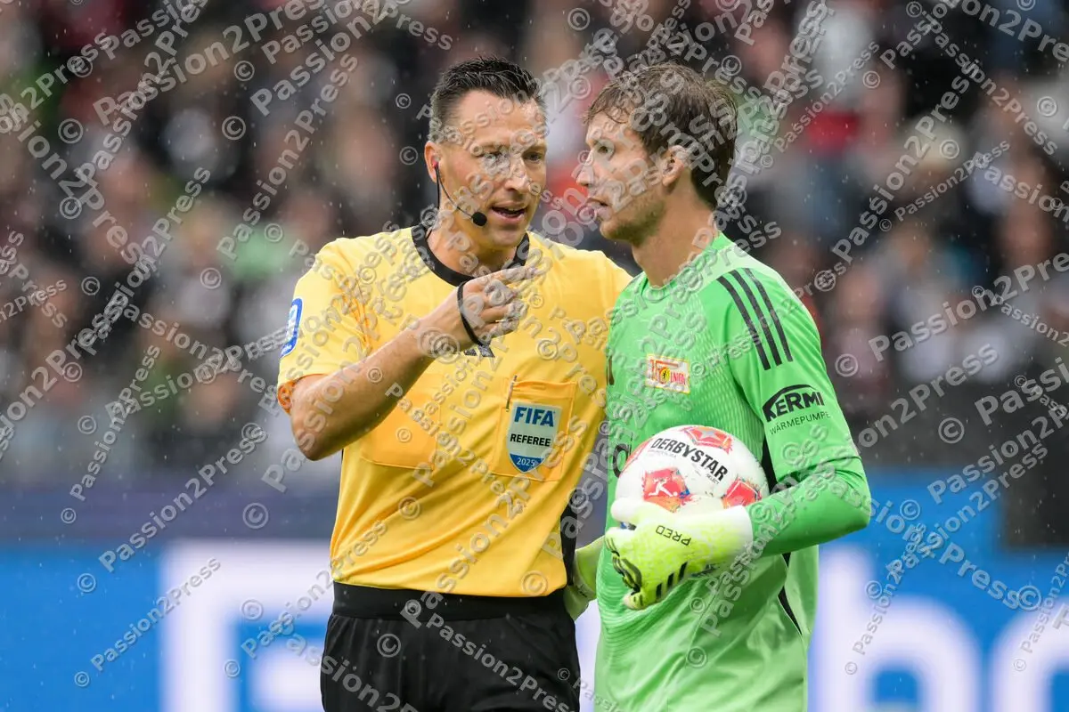 SGEUBER_20250921_2325