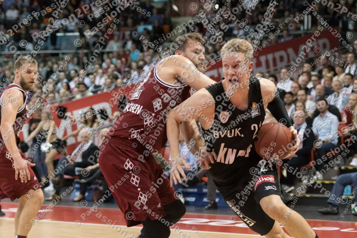 mf_FCBBSOW_20171013_0506