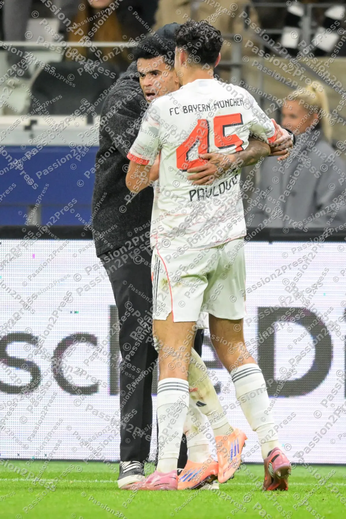 SGEFCB_20251004_3044