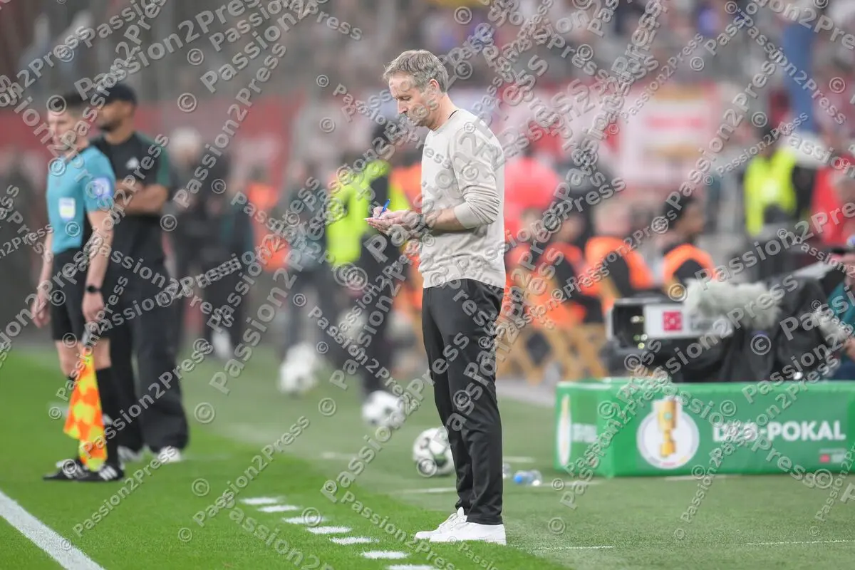 B04FCB_20260422_0529