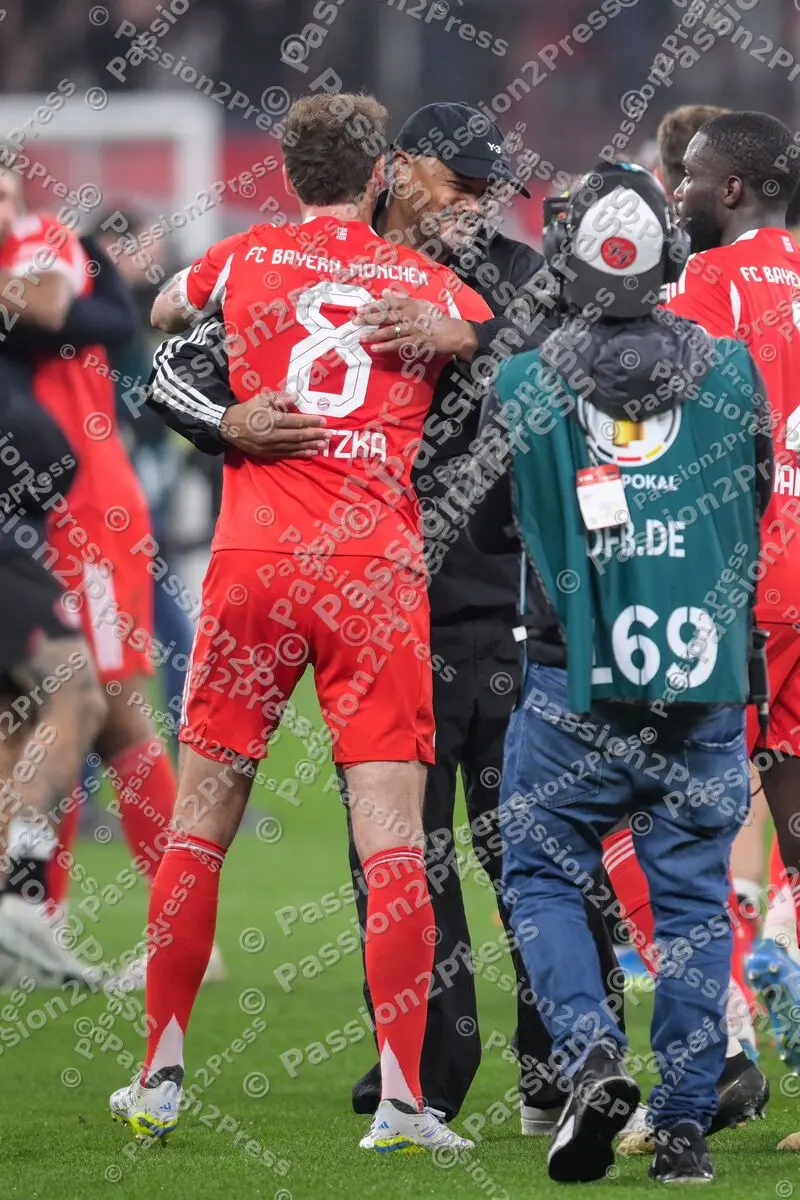 B04FCB_20260422_2499