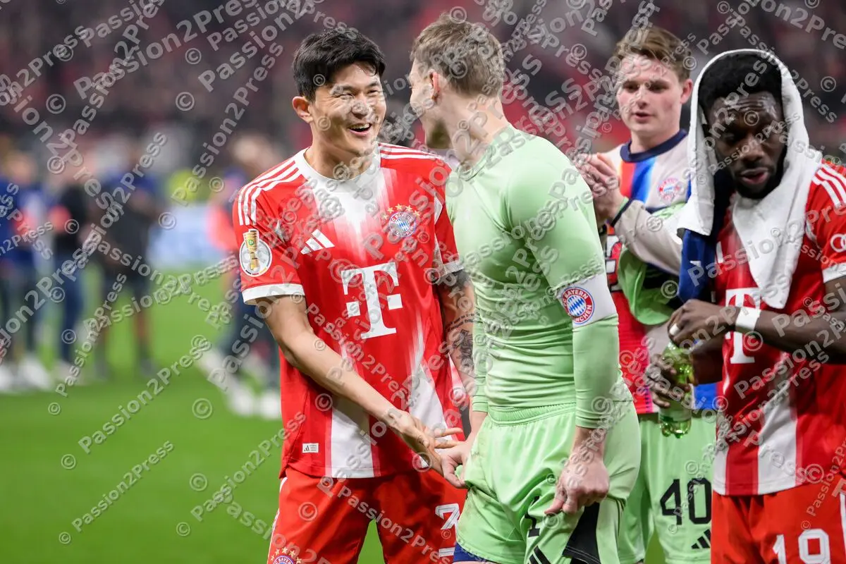 B04FCB_20260422_3033