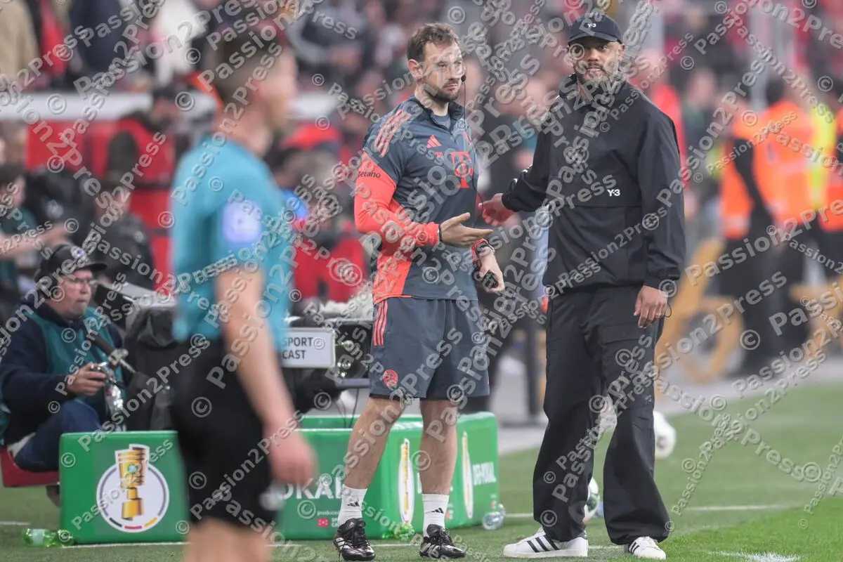 B04FCB_20260422_2305