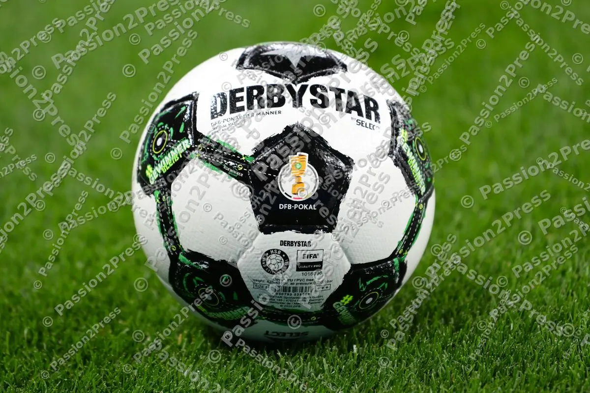 B04FCB_20260422_0685