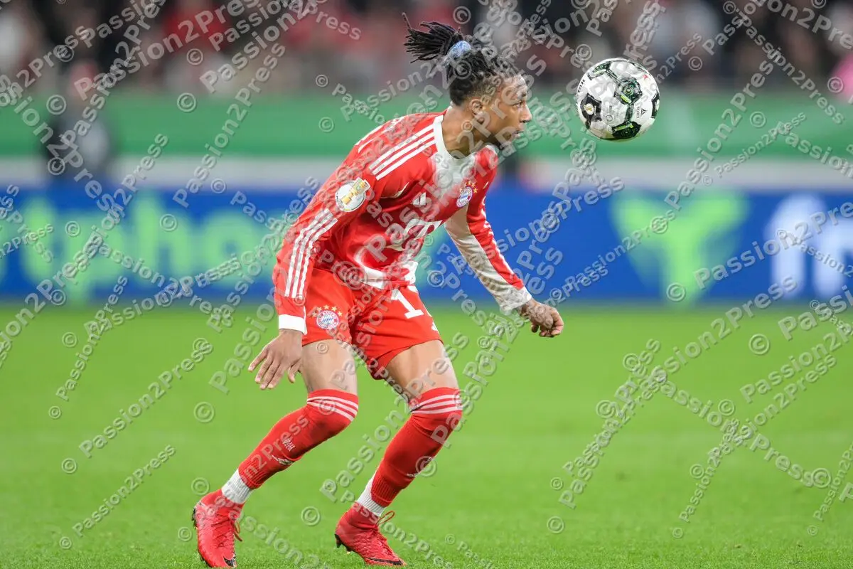 B04FCB_20260422_0997