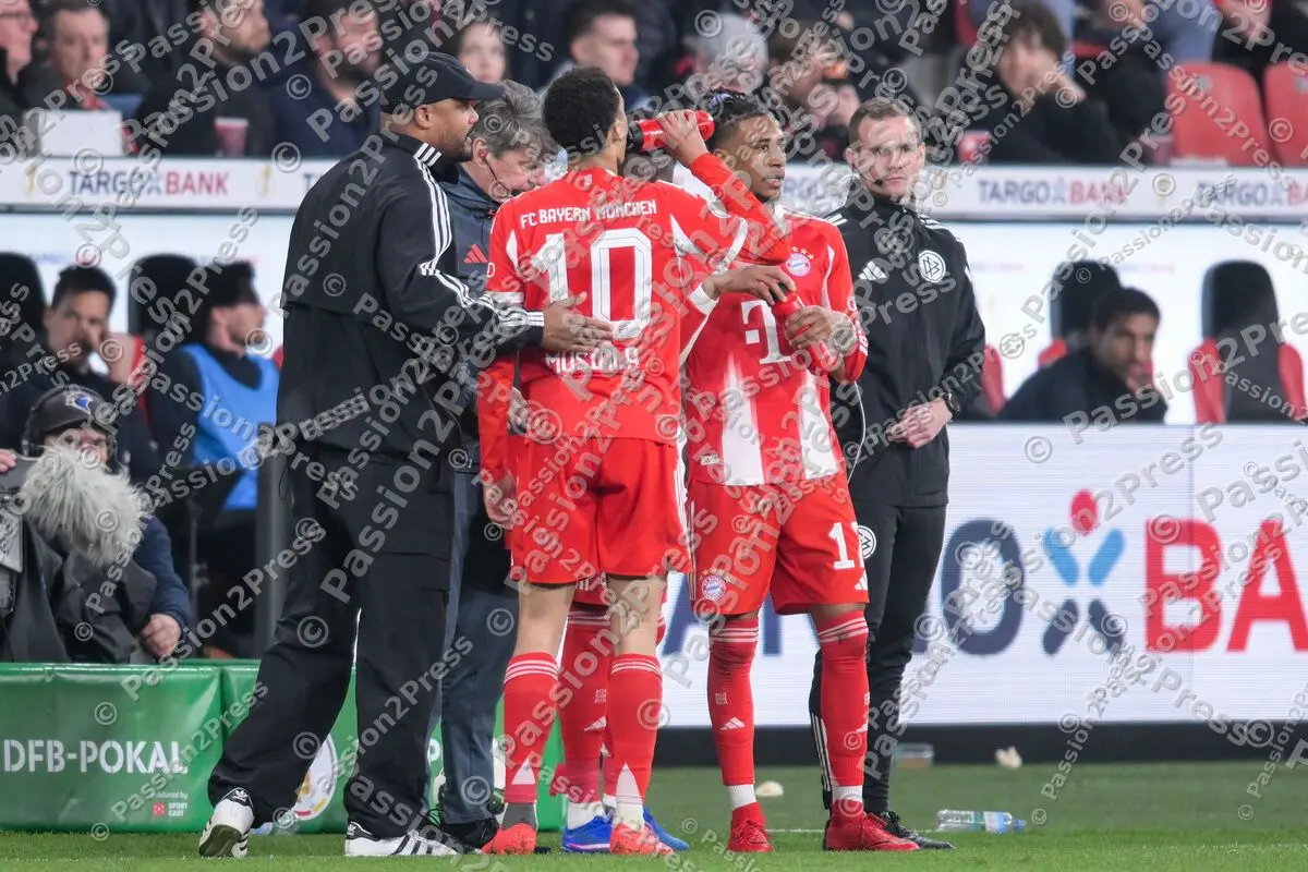 B04FCB_20260422_2004