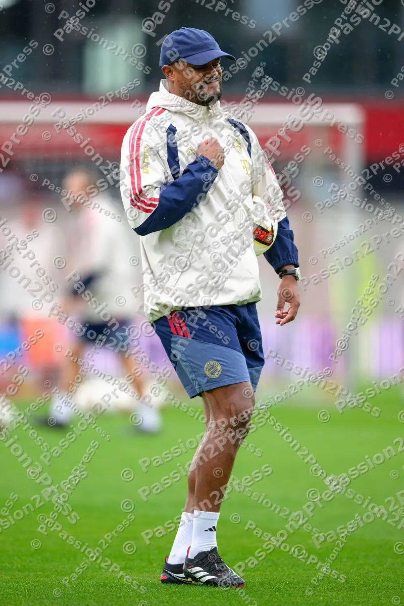 FCB_20260817_2572