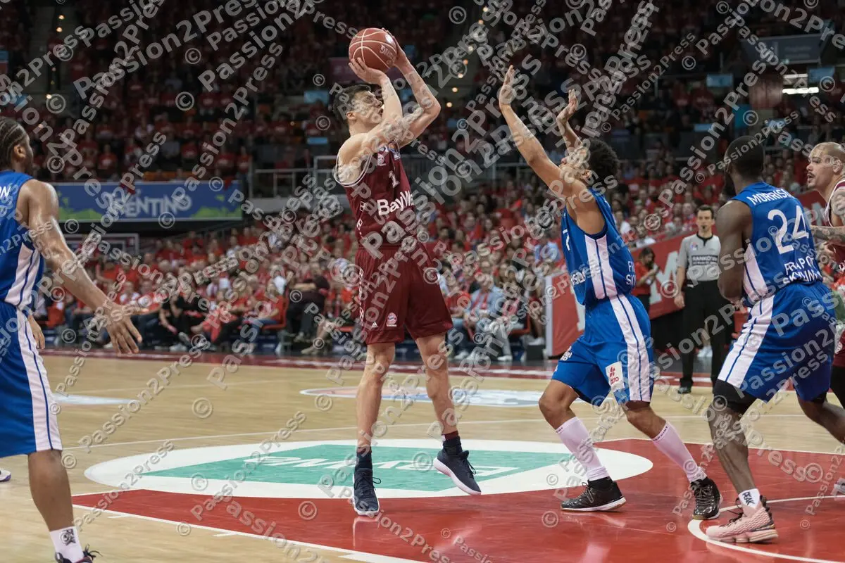 mf_FCBFRA_20180505_0557