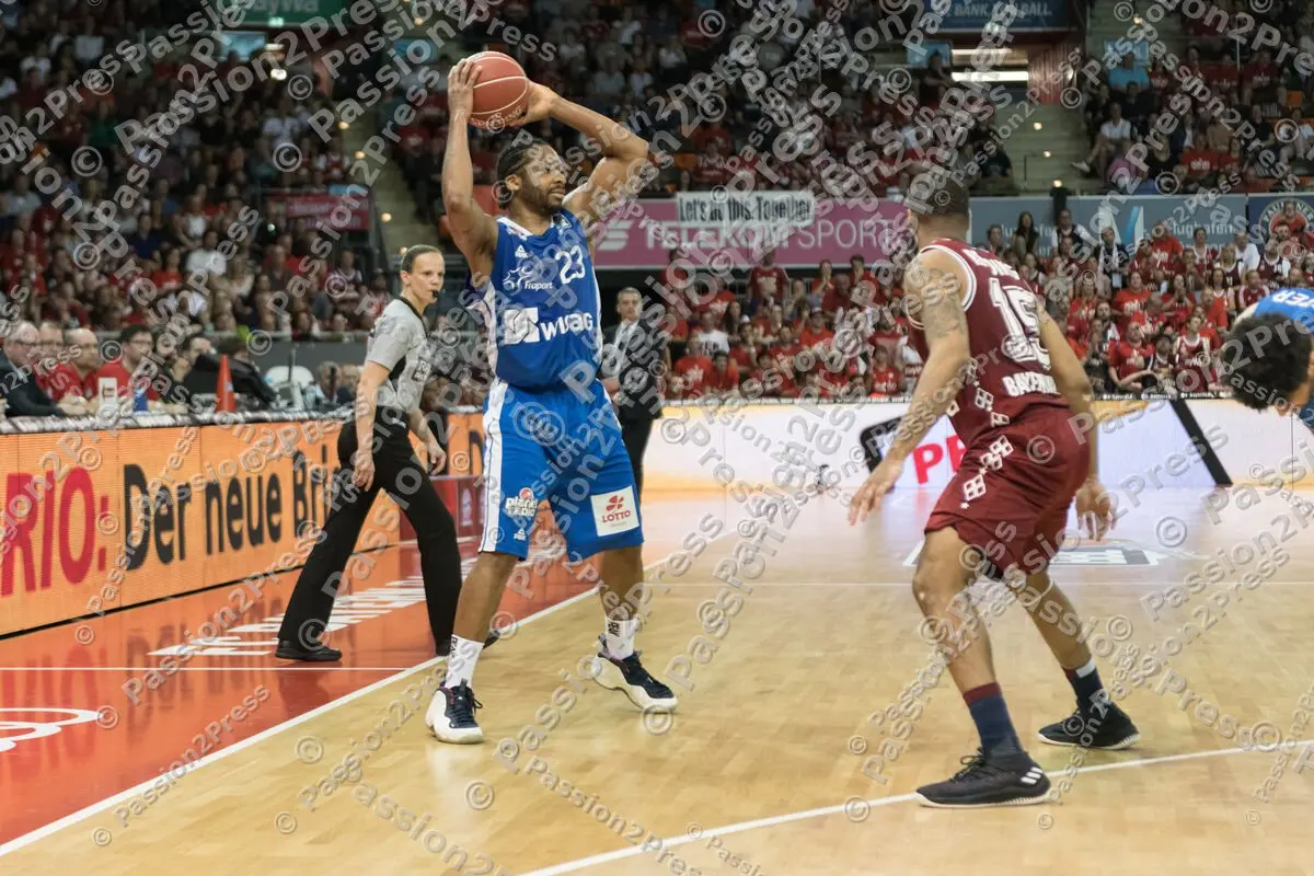 mf_FCBBFRA_20180512_0343