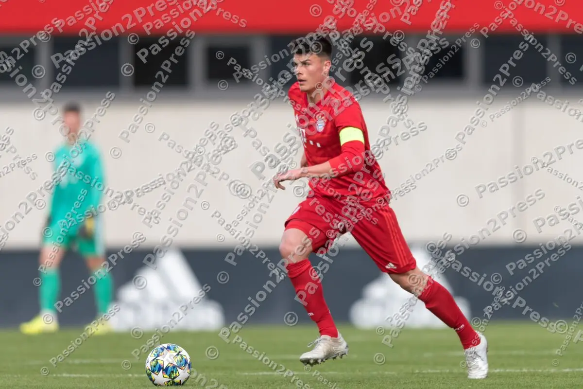 YFCBOFC_20191106_0124