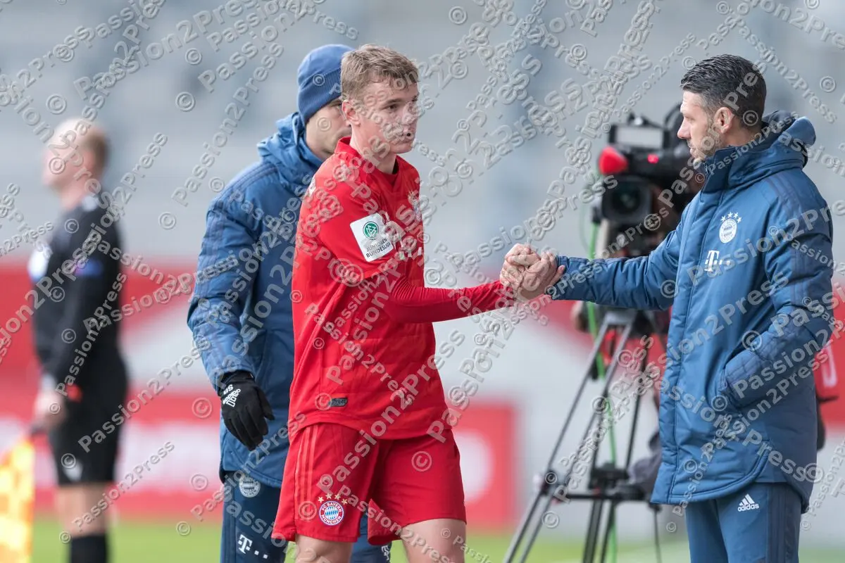 YFCBOFC_20191106_0681