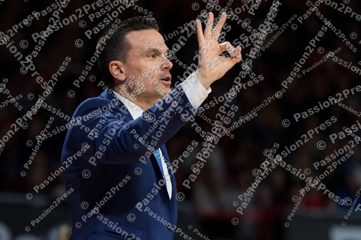 FCBBAY_20191117_0105