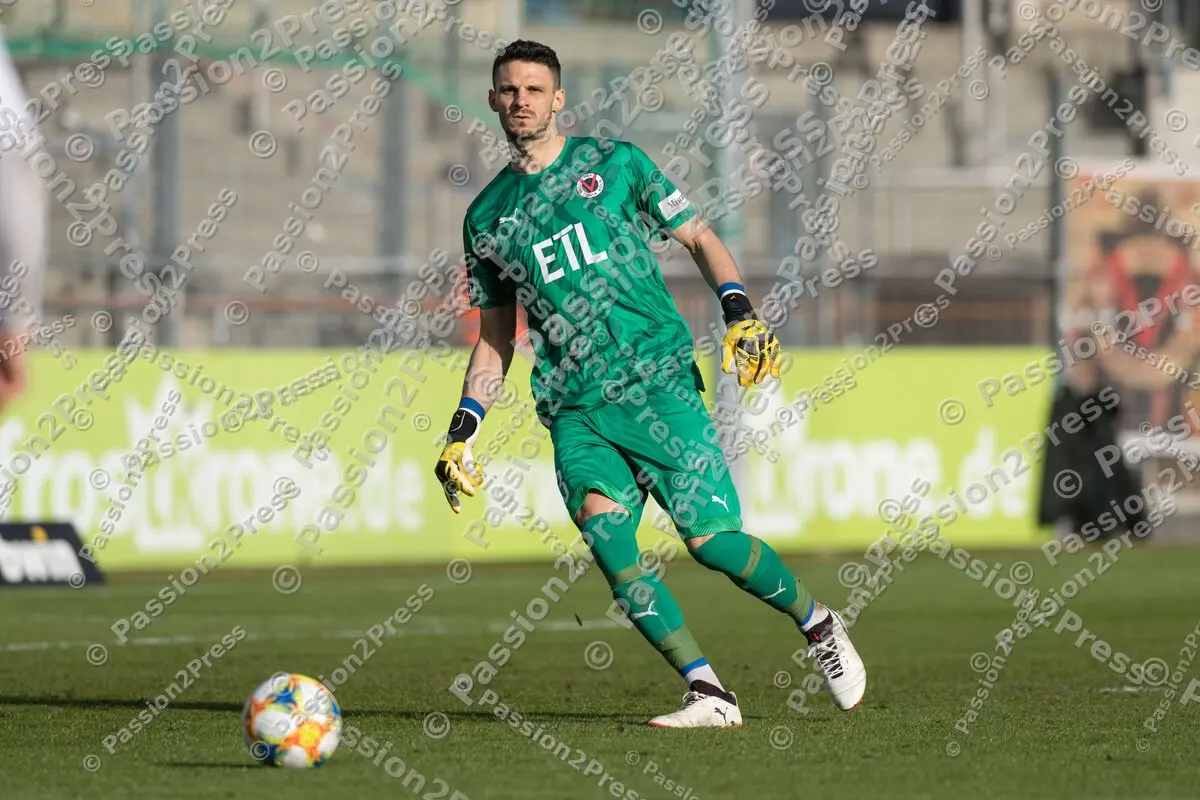 UHGVIK_20200215_1011