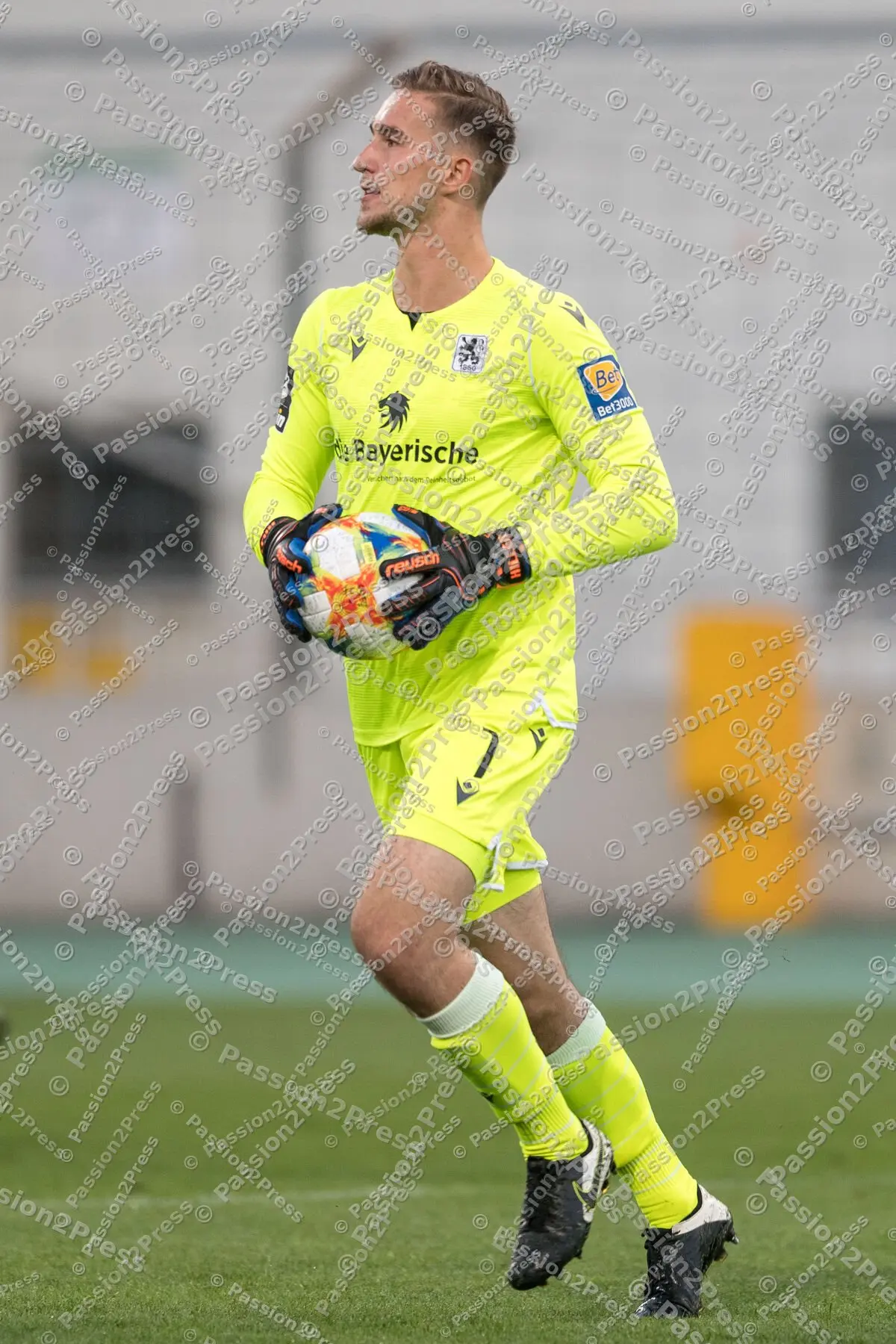 FCBII60_20200624_0524