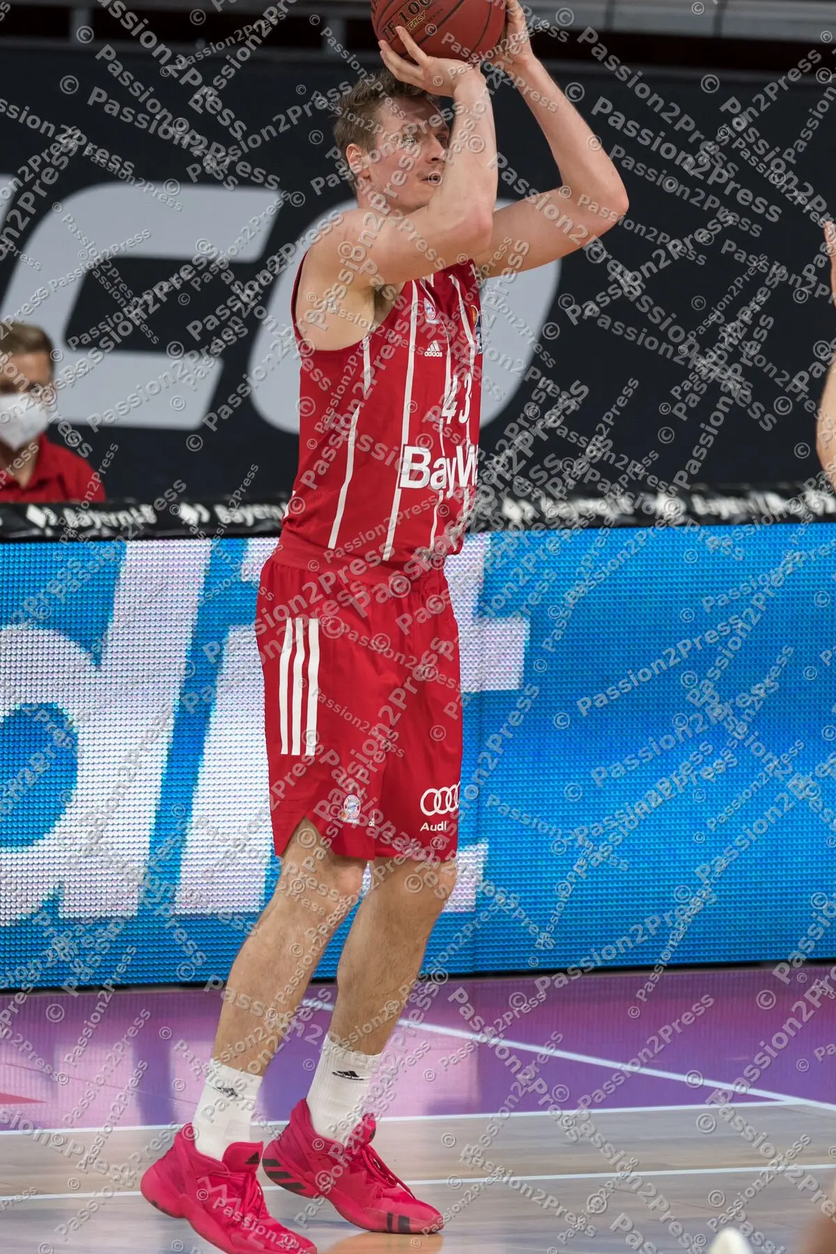 FCBLWB_20201122_0457