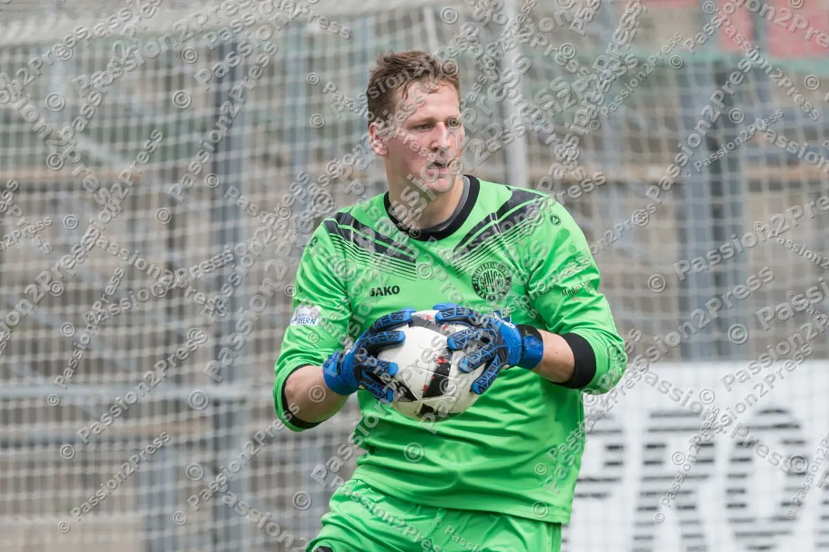 mf_UHGBAY_20170513_0478