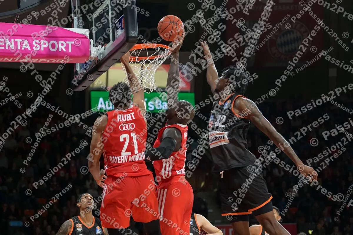 FCBBRU_20221001_2330