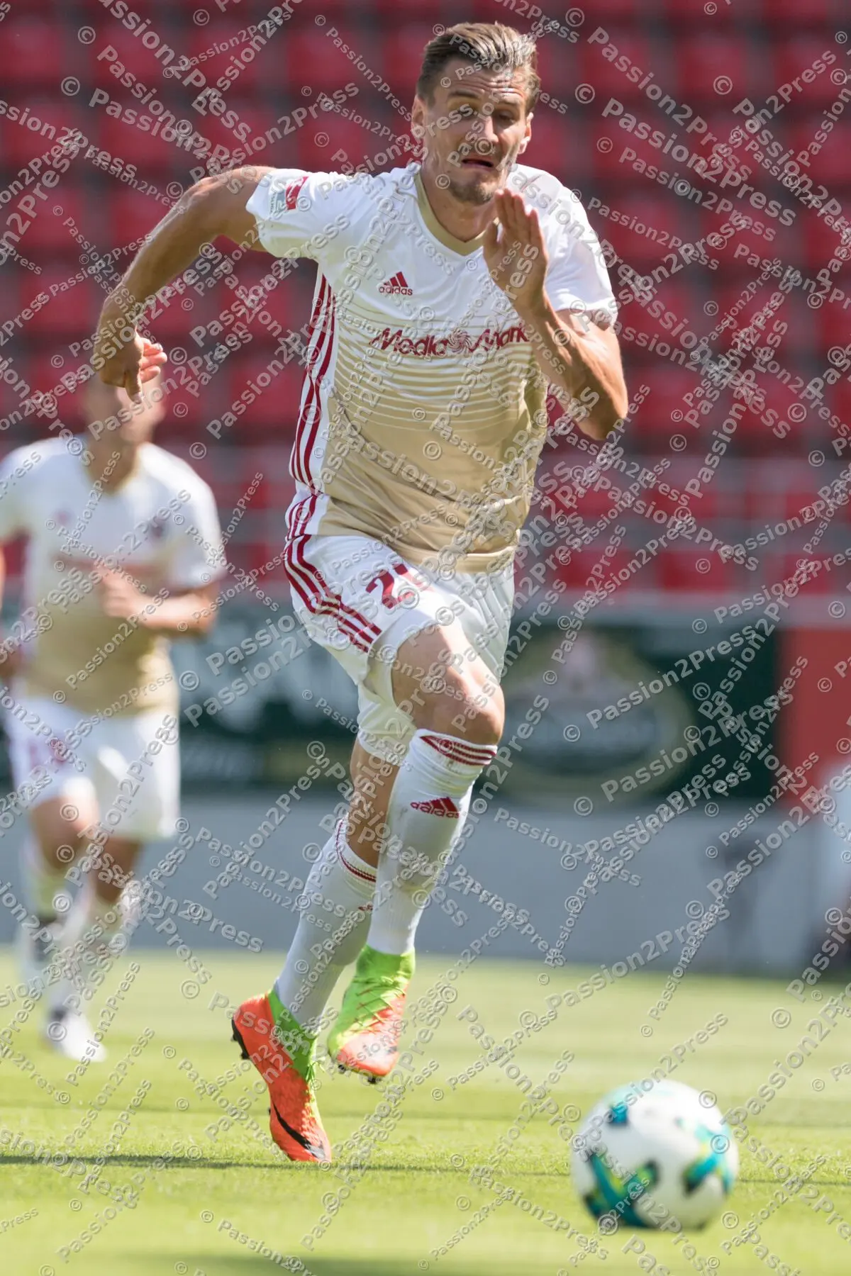 mf_FCIFCN_20170722_0186