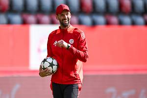 FCBDZU19_20240917_0051