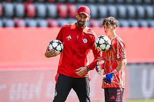 FCBDZU19_20240917_0056